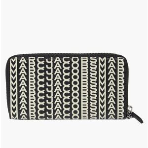 NEW Marc Jacobs Continental Leather Wristlet